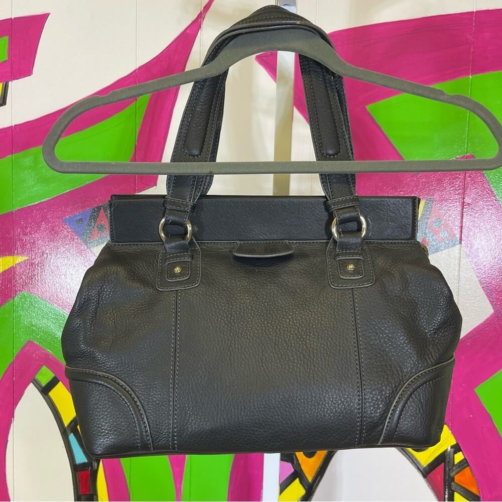Liz Claiborne Leather Purse. New condition! 13"x7" Base 9.5" Height 18.5” Strap - Picture 4 of 10